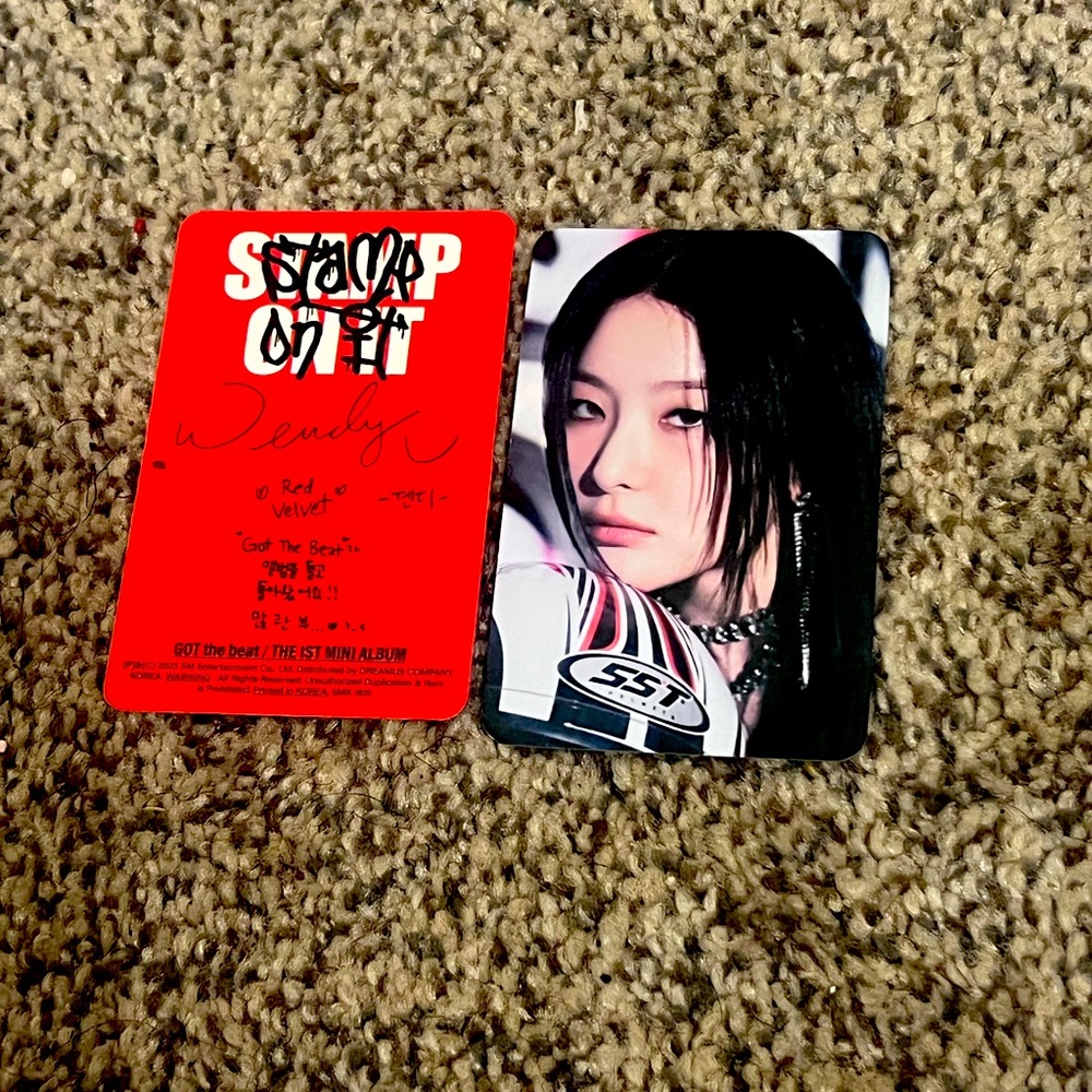 RED VELVWT SEULGI AND WENDY PHOTO CARDS SIGNED
